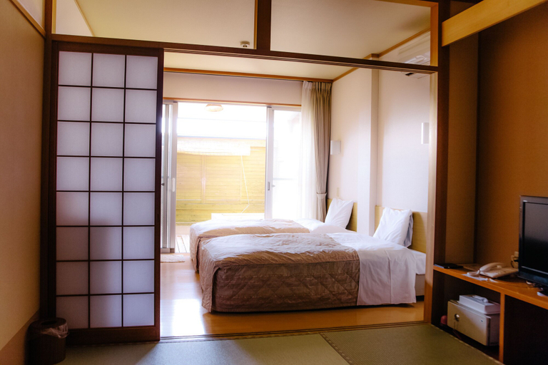 Bedroom, Hotel Tenzankaku Yurakuan, Shirahama