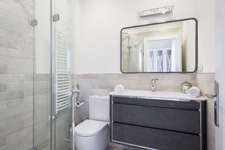 Bathroom 4, Sitges Centre Oasis Villa, Barcelona