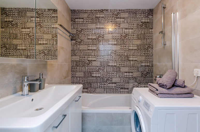 Bathroom 2, Apartments Lazarin, Dubrovnik