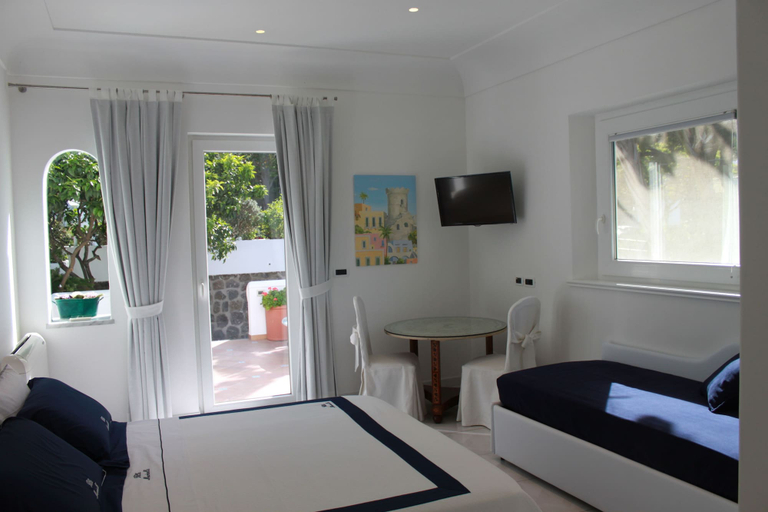Bedroom 2, Villa Marinella, Napoli