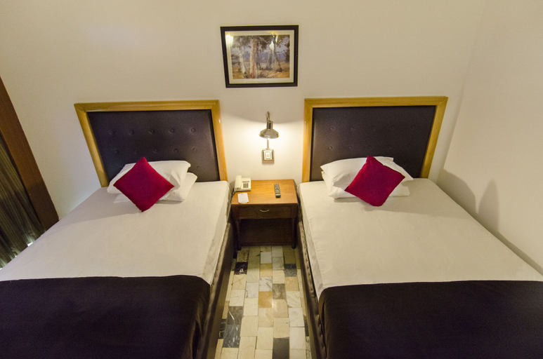 Bedroom 2, Hotel Days Inn, Karachi
