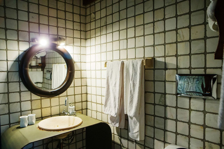 Bathroom 3, Oikoperiigitis Hotel, Central Macedonia