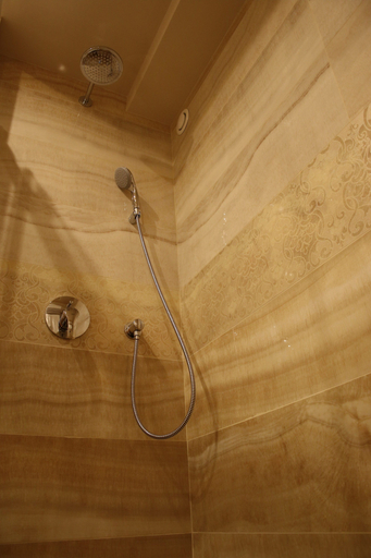 Bathroom 4, Golden Tulip Varna, Varna