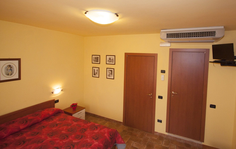 Bedroom 3, Camere Santucci, Perugia