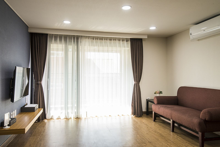 Others 5, W Ocean Pension, Seogwipo