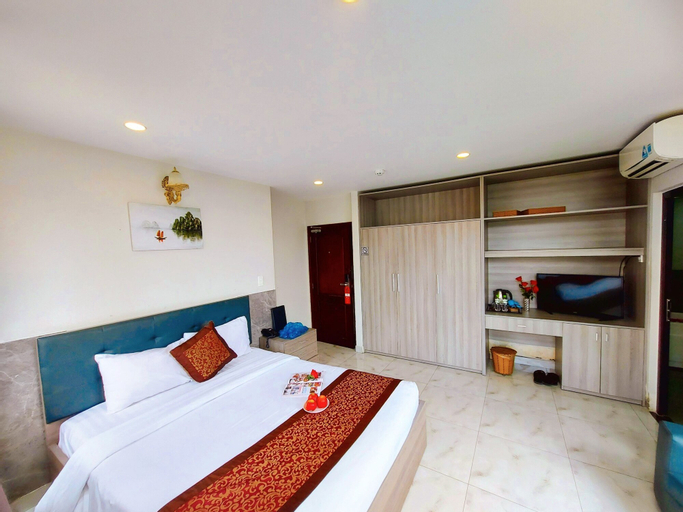 Bedroom 8