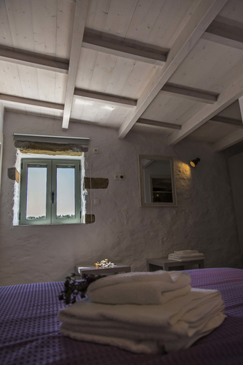 Bedroom 3, Afentiko Pigadi, Peloponnese