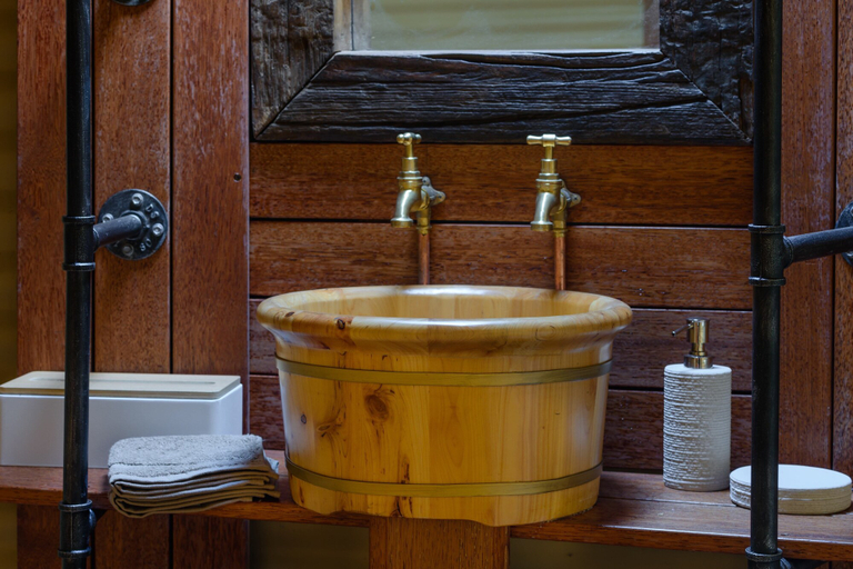 Bathroom, Glamping at Truffle Lodge, Central Highlands
