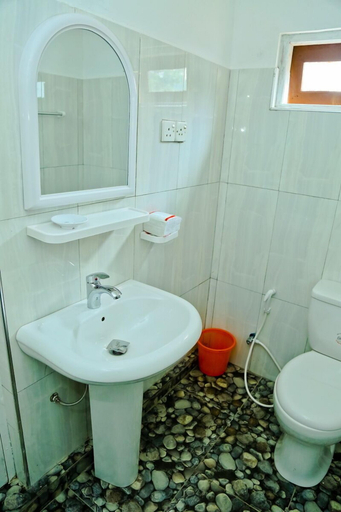 Bathroom 3, PleasureInn Bungalow, Nuwara Eliya