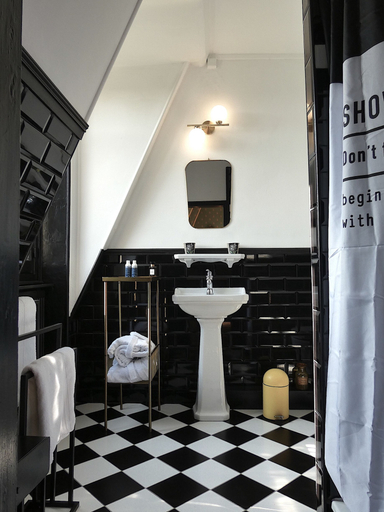 Bathroom 5, Chateau de Hieville, Calvados