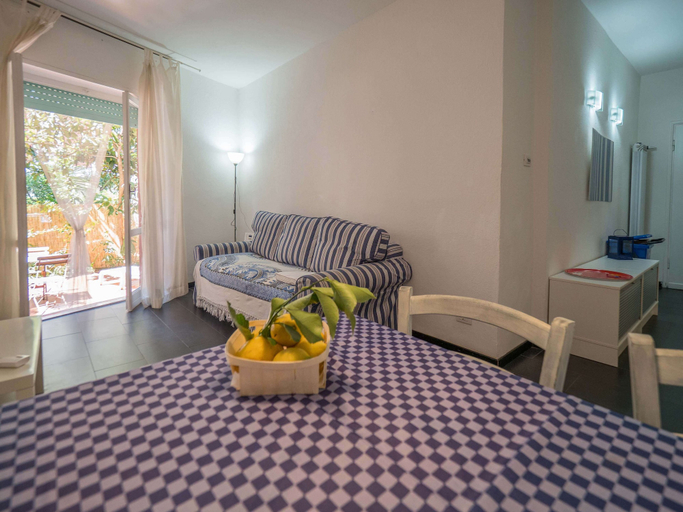 Living area 3, Sciacchetrà Apartment with AC, La Spezia