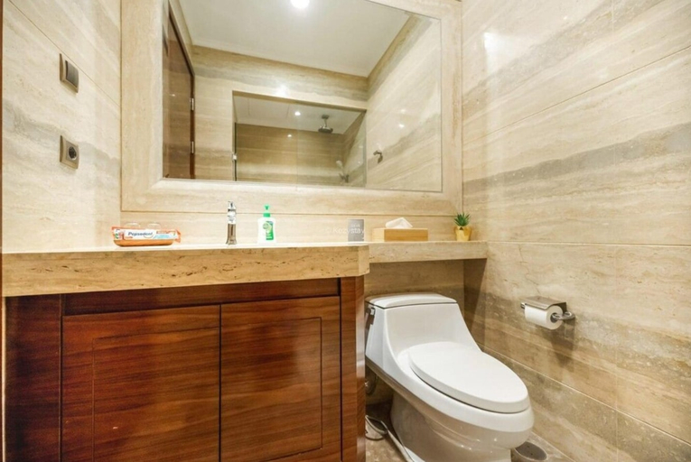 Bathroom, Urban by Kozystay, South Jakarta