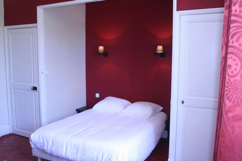 Bedroom 2, Manoir de Curty, Nièvre