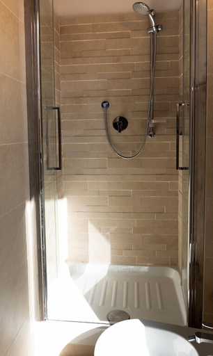 Bathroom 5, Campo Marzio, Rome