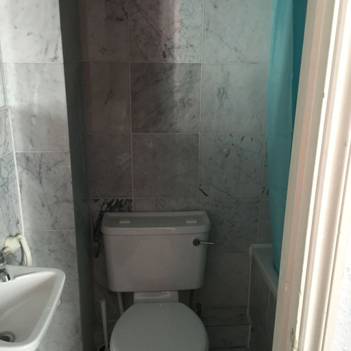 Bathroom 5, Anwar House, London