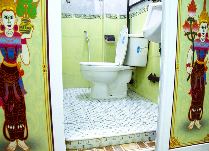 Bathroom, Shannkalay Hostel, Yangon