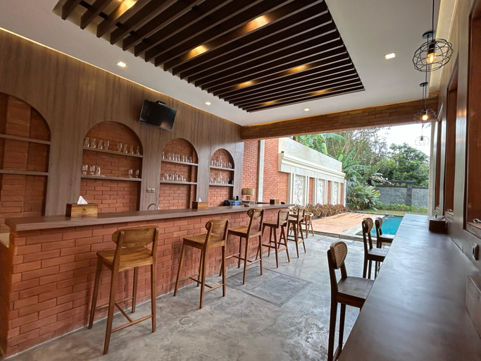 Food & Drinks 5, Puri Nismara Borobudur, Magelang