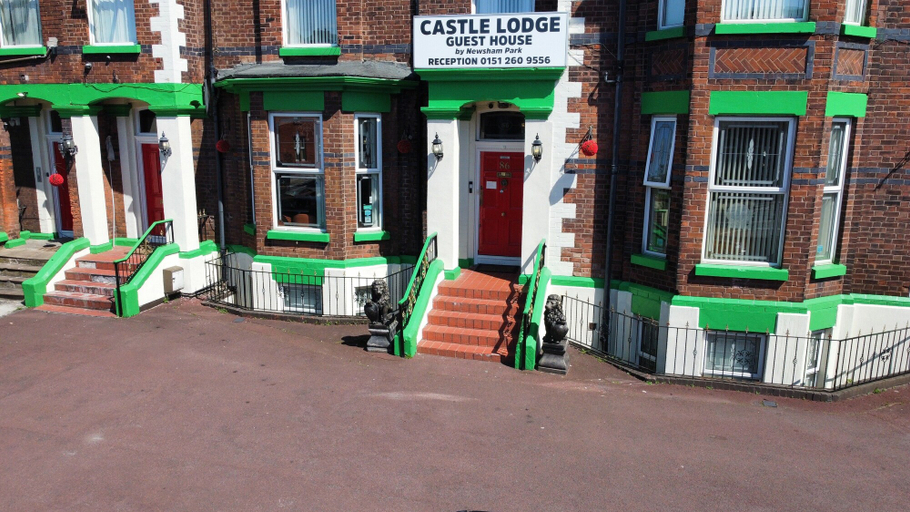 Exterior & Views 2, Castle Lodge Guest House, Sefton
