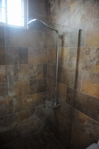 Bathroom 4, Lagoons Apartments