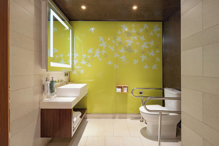 Bathroom 8