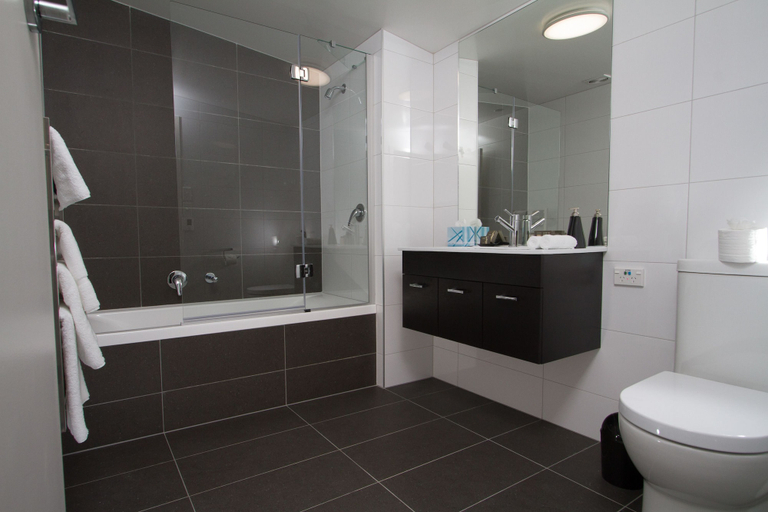 Bathroom 4, Aurora On George, Dunedin