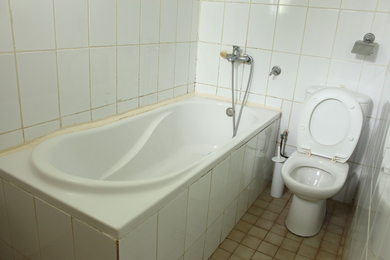 Bathroom 3, Hotel Meumi Palace, Mfoundi