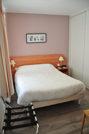 Bedroom 3, Logis Hôtel du Parc, Aveyron