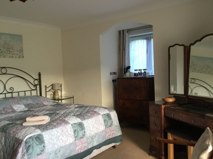 Bedroom 2, Lower Thornton Farm, Devon