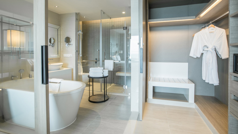Bathroom 5, Holiday Inn & Suites RAYONG CITY CENTRE by IHG, Muang Rayong