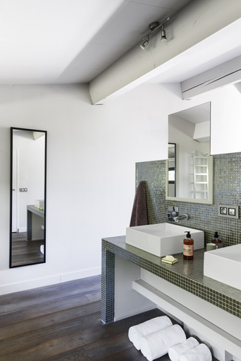 Bathroom 5, Les Lodges Sainte-Victoire Hotel & Spa, Bouches-du-Rhône