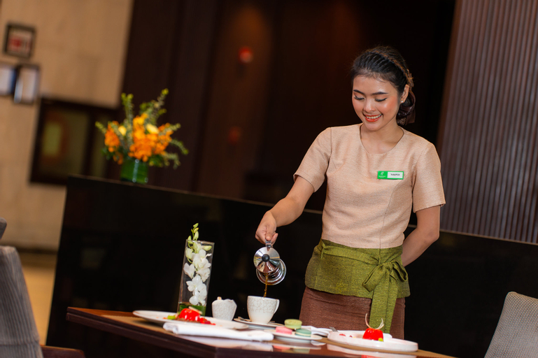 Food & Drinks 9