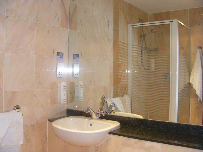 Bathroom 4, Mermaid Suite Hotel, London