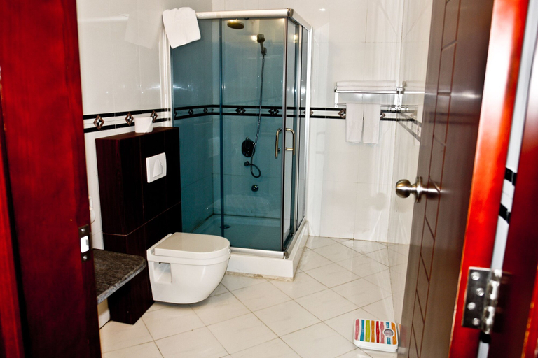 Bathroom, Birdrock Hotel, Mfantsiman