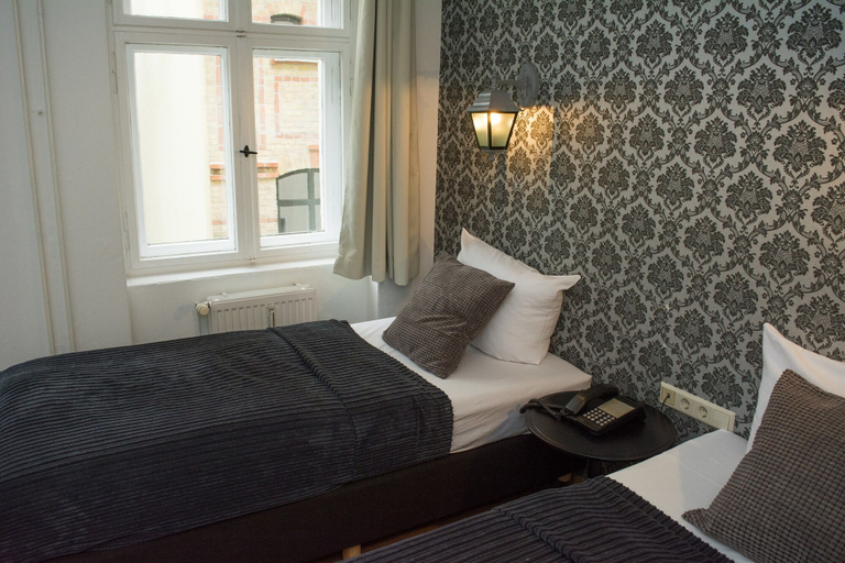 Bedroom 3, Old Town Hotel Berlin, Berlin