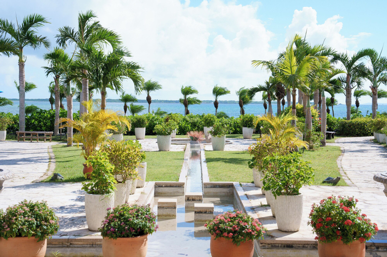 Exterior & Views 22