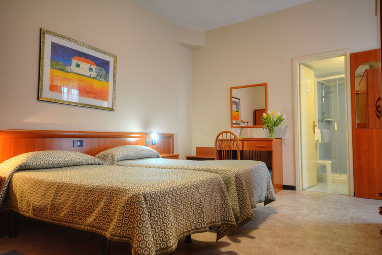 Bedroom 5, Hotel Olympic, Imperia