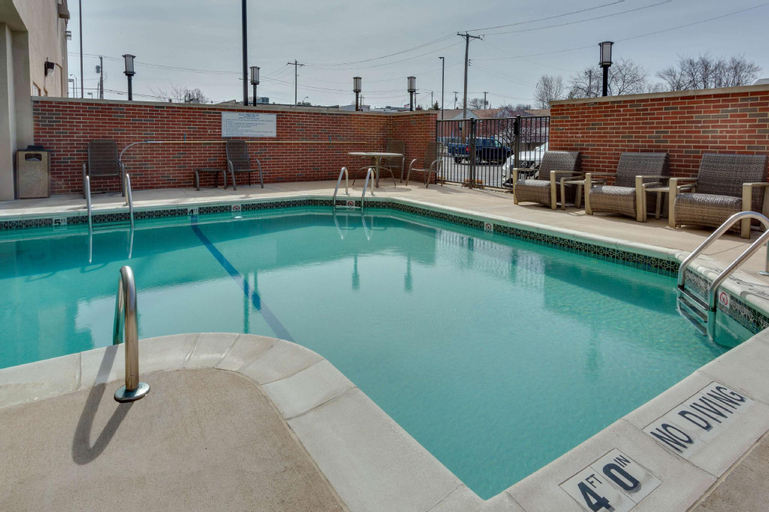 Sport & Beauty, Drury Inn & Suites St. Louis near Forest Park, Saint Louis