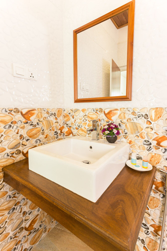 Bathroom 4, Tamarind Tree Inn, K.F.G. & G. Korale