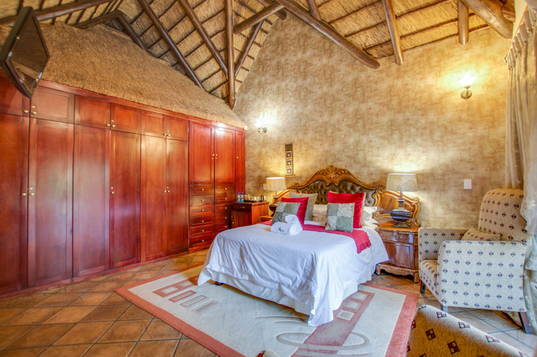 Bedroom 4, Kassaboera Lodge, Bojanala