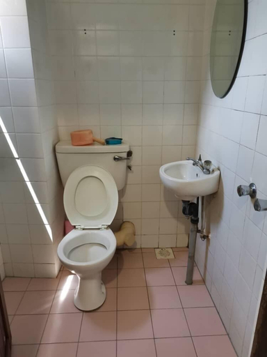 Bathroom 3, GW Furama Apartment, Kuching