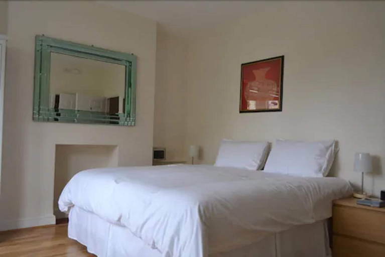 Bedroom 2, 69TheGrove, London