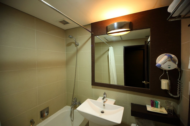 Bathroom 5, Ramada Songdo Hotel, Yeonsu