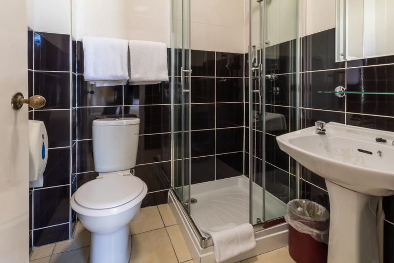 Bathroom 3, The George Hotel, East Sussex