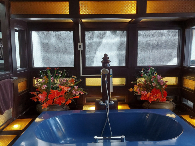 Bathroom 3, Ruantalay Bangsaray Resort, Sattahip