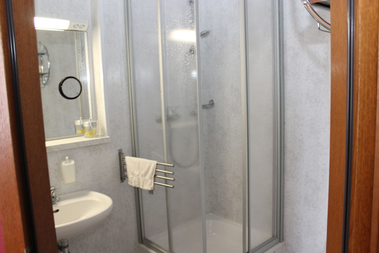 Bathroom 5, Gasthof und Pension Frankenthal, Gera