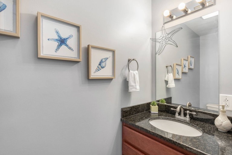Bathroom 4, Happy Hideaway, Belknap