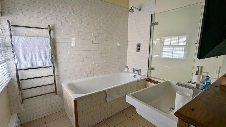 Bathroom 3, Little Dane Court, Kent