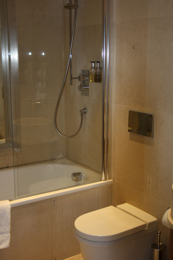 Bathroom 4, Presidential Apartments - Kensington, London