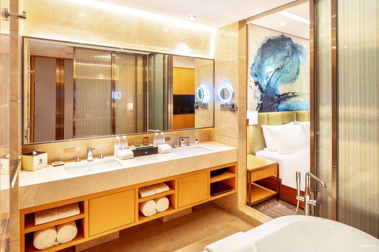 Bathroom 4, Holiday Inn NEIJIANG RIVERSIDE by IHG, Neijiang
