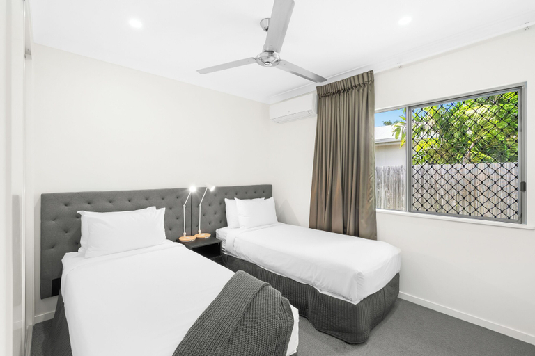 Bedroom 5, Blue Lagoon Villa B, Cairns